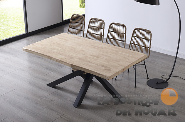 Mesa de comedor fija con patas metálicas y tablero de Roble Modelo Xena