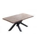 Mesa de comedor fija negra con patas metálicas y tablero de Roble Honey con forma Xena 180