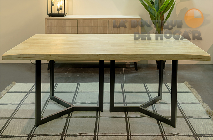 Mesa de comedor fija con patas metálicas y tablero de Roble Modelo Artico