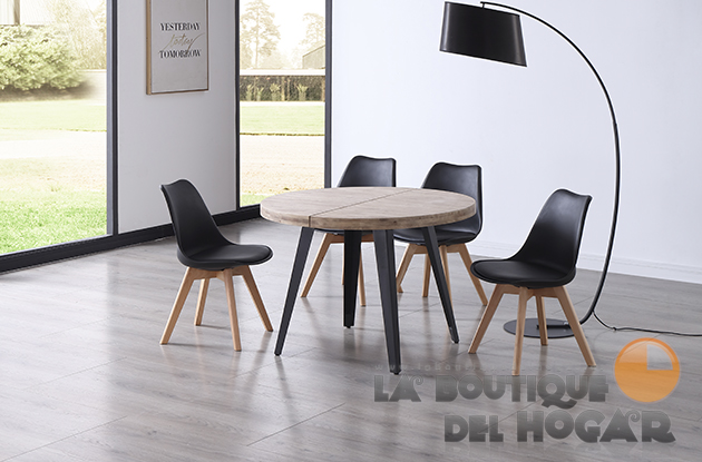 Mesa de comedor extensible negra con patas metálicas y tablero de Roble Honey Modelo Berg