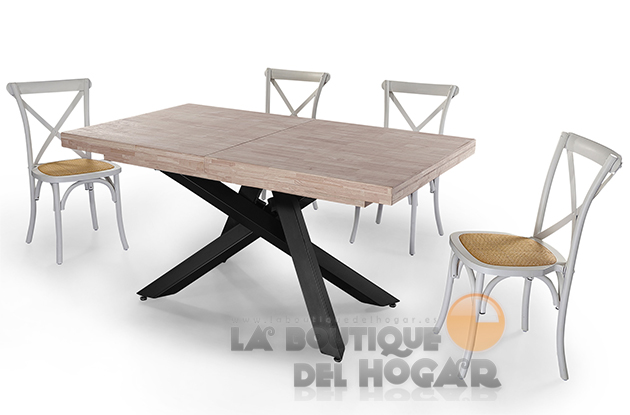 Mesa de comedor extensible negra con patas metálicas y tablero de Roble Honey Modelo Xena