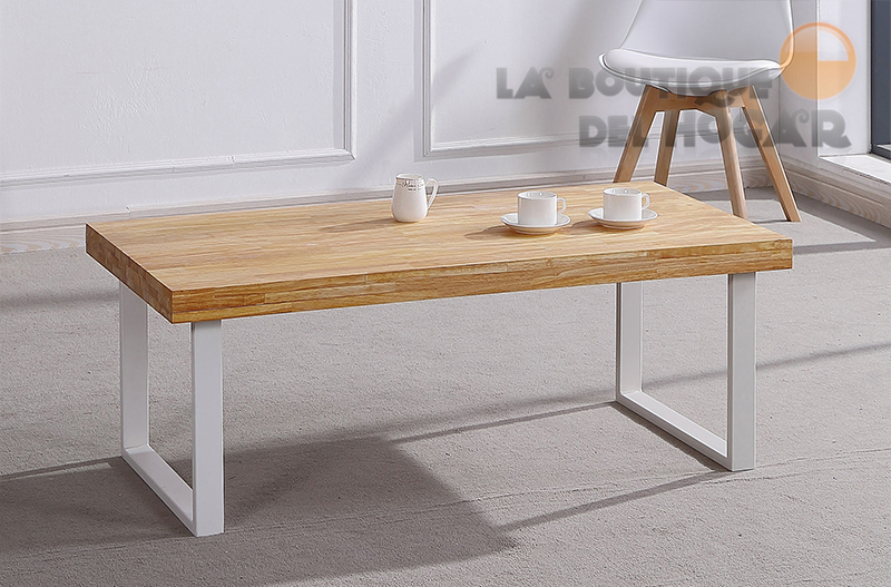 Mesa de centro fija blanca con patas metálicas y tablero de Roble Nordish Modelo Natural