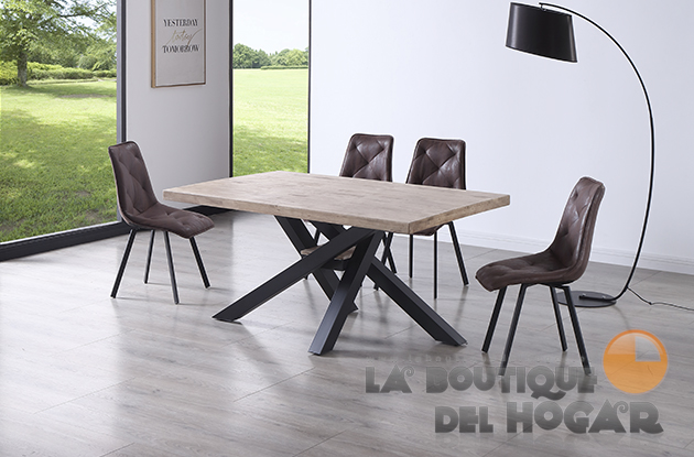 Mesa de comedor fija con patas metálicas y tablero de Roble Modelo Xena